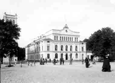 Larmtorget Teatern, brunnen på Larmtorget