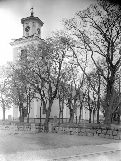 Mönsterås kyrka exteriör