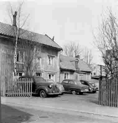 Nybrogatan 18. Karlbergs bilverkstad 25/4 1964