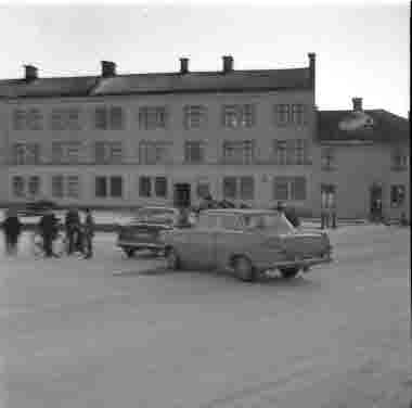 Långkatekesen Drottning Margaretas väg Ståthållargatan februari 1965. Bilkrock