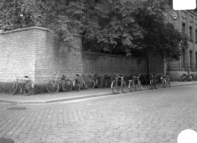 Larmgatan vid Telestation, cykelmassor under kriget