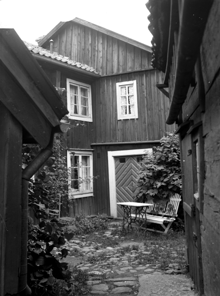 Gamla stan, tomt 139, hörnet Vegagatan och Västerlånggatan, gårdsinteriör 1936