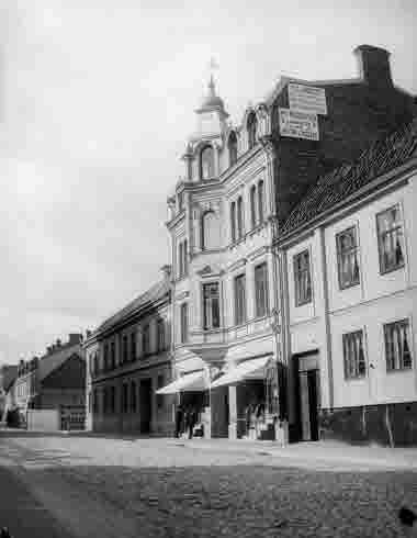 Larmgatan 8 från Ölandsgatan