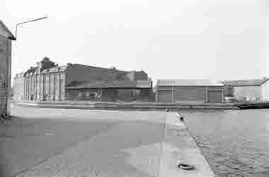 kv Vedgårdsholmen från hamnen 1975