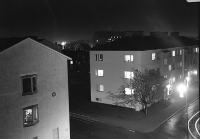 Gamla stan, kv Hasseln, Vegagatan mot väster, nattbild