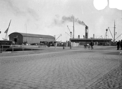 Skeppsbron vid hamnen