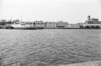 kv Vedgårdsholmen från hamnen 1975