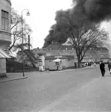 Branden på Vedgårdsholmen, Bruuns magasin, 14/5 1962