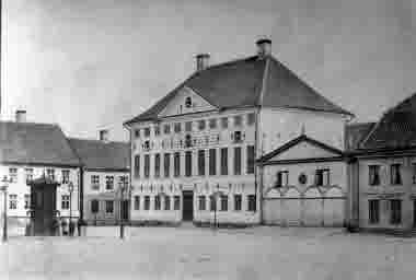 Stortorget, Rådhuset 1870
Brandstationen i huset intill gjordes om till köttbesiktningsbyrå 1889. 