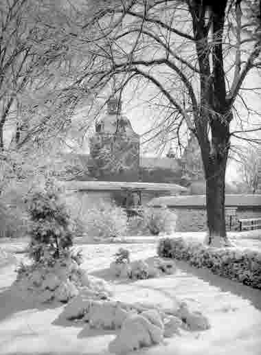 Slottet från Stadsparken vinter