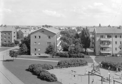 Domaregatan och lekplan
