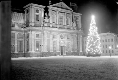 Domkyrkan fasadbelysning, julgran