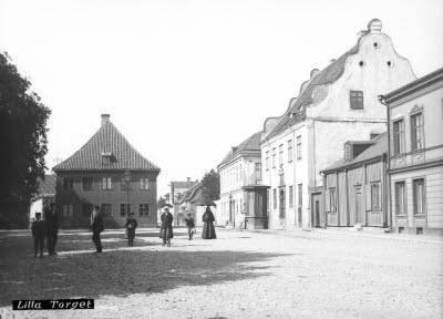 Lilla Torget, Dahmska huset, Domprostgården