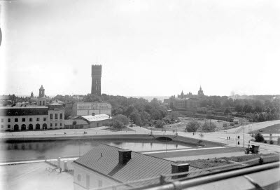 Utsikt från läroverket. Brandstation, Systraströmmen torrlagd