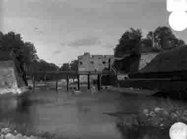 Kalmar slott, vallgraven bron och vindbryggan efter restaureringen 1935