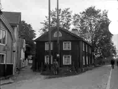 Gamla stan, tomt 139, från Västerlånggatan mot Stora Dammgatan. Israelagården 1936