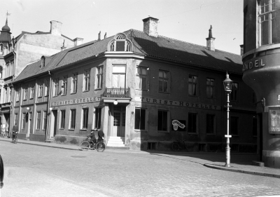 Gamla Turisthotellet vid hörnet Larmgatan - Ölandsgatan