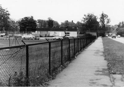 Fotbollsplanen i hörnet Nygatan Stagneliusgatan kv Falken ca 1974