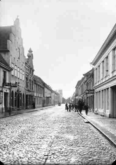 Storgatan från nr. 25 mot Larmtorget