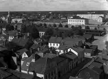 Utsikt från Domkyrkan, Brandstation Läroverket 