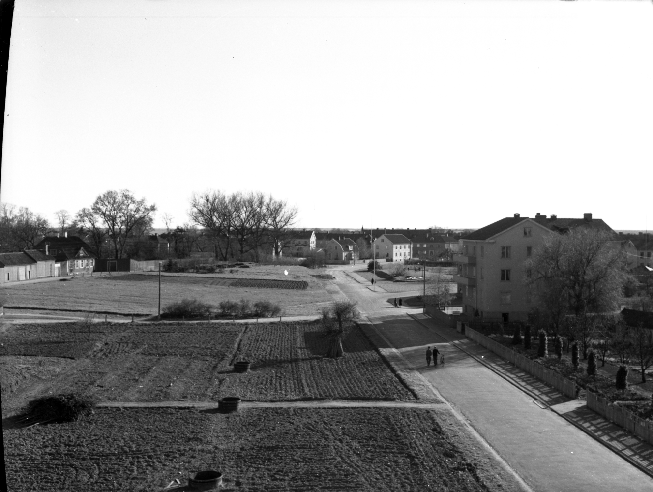 Frejagatan, åkerlyckor, till vänster Krusenstiernska huset, 1939