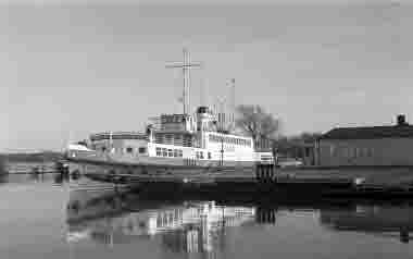 Färjestadens hamn 1973. Jarl.