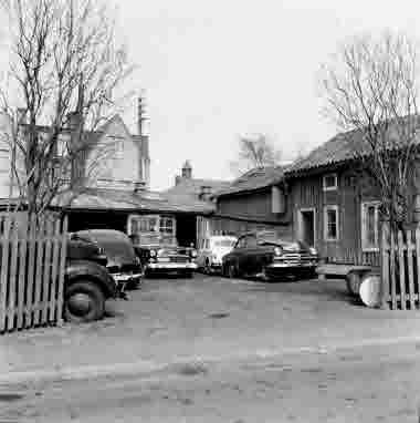 Nybrogatan 18. Karlbergs bilverkstad 25/4 1964