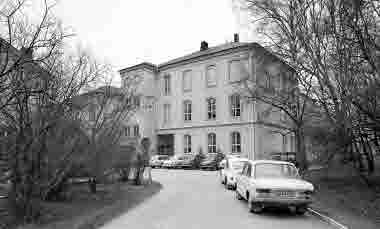 Stadsbiblioteket Slottsvägen kv Valnötsträdet 1975