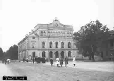 Larmtorget och Teatern