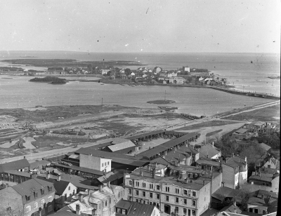 Den torrlagda Fredriksskanskanalen och Malmfjärden från vattentornet