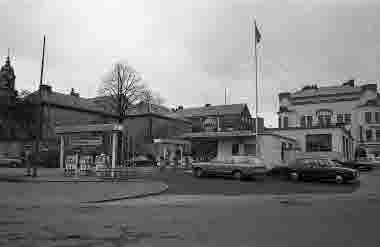 Floras kulle 1975 Esso bensinstation och verkstad. 